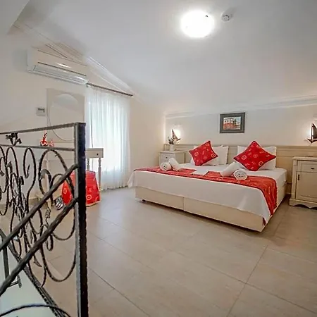 Hotel Marina Palace *